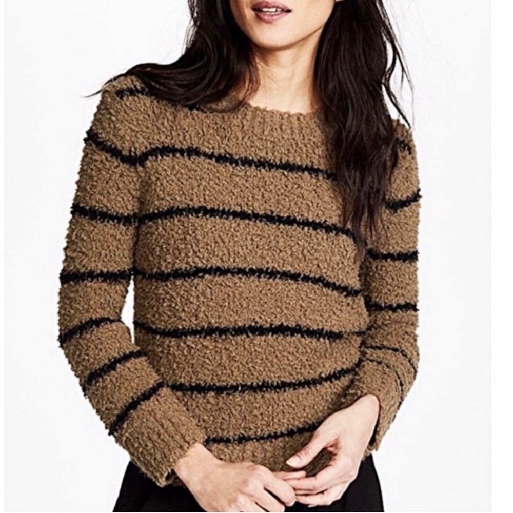 Vince Fuzzy Sweater Size XS